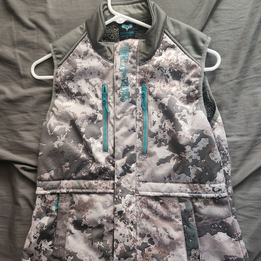 Camo Sleeveless Vest with Teal Accents